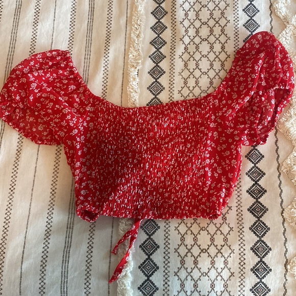 red top!! - Picture 2 of 4